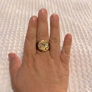 Clock crystal ring